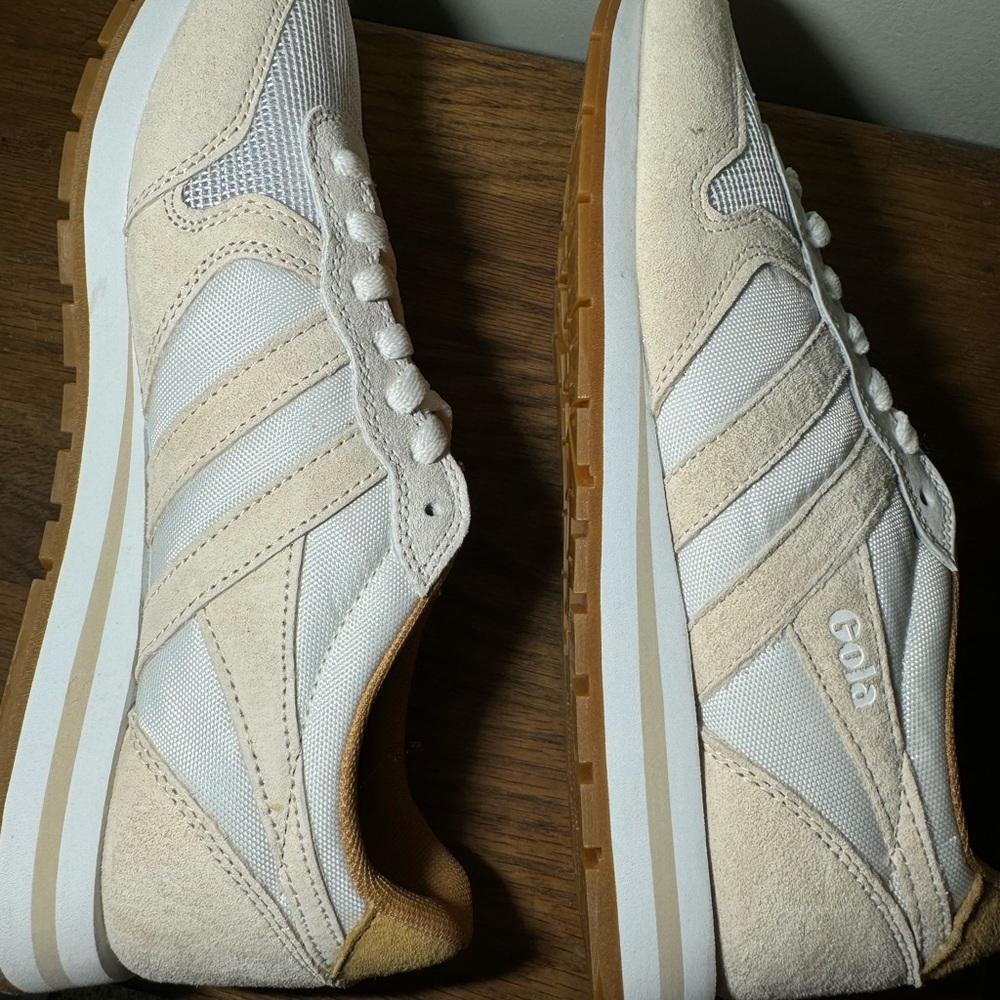 Gola Classic White and tan Sneakers - Picture 9 of 12
